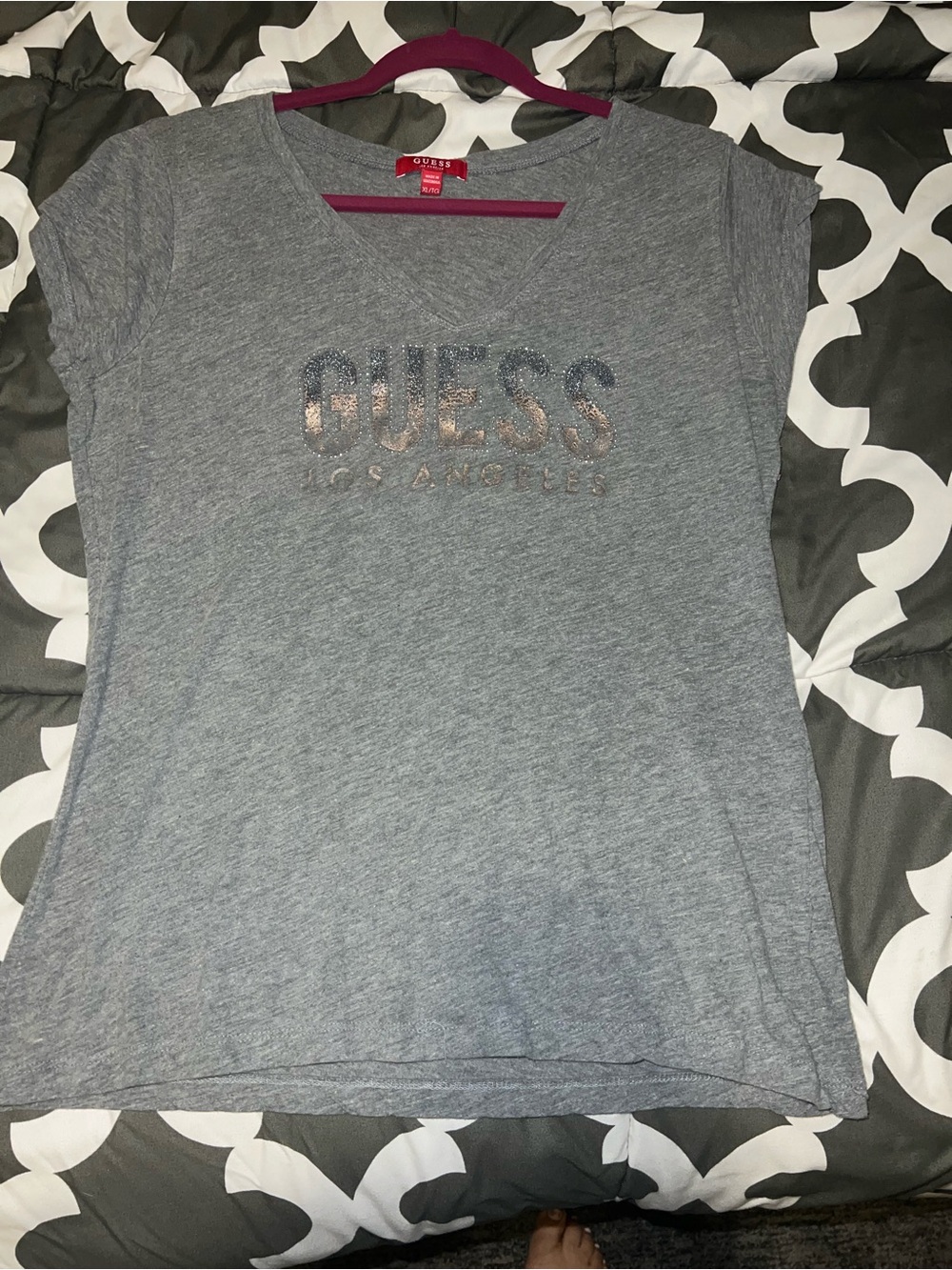 GUESS Women's Gray V-Neck Logo gold and silver blingy Tee
